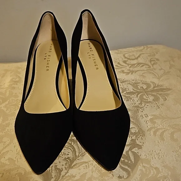 MARC FISHER SUEDE PUMP - Picture 2 of 6